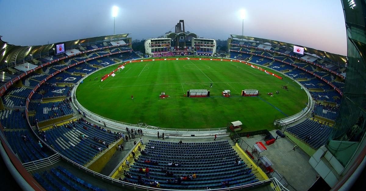 DY Patil Stadium Average Score: How Ground Staff Prepare Pitches