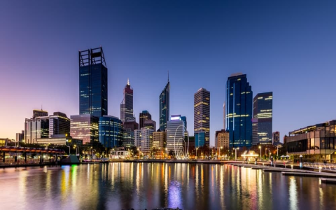 New South Wales or South Australia where to live better choice? (Check costs jobs and climate differences now)