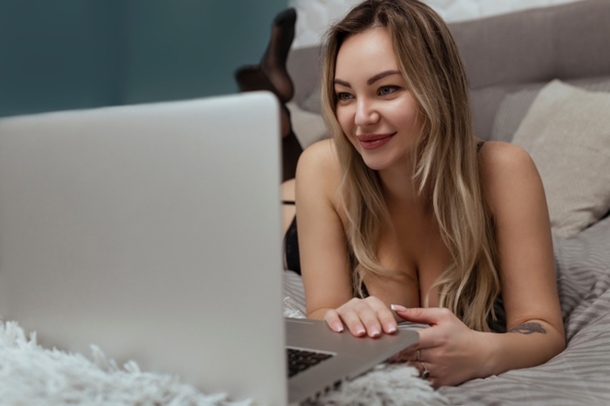 Pick the Best Hot Girl Live Chat Platform; Top Sites Reviewed