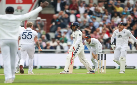fast bowler records first to take 600 test wickets and his big impact